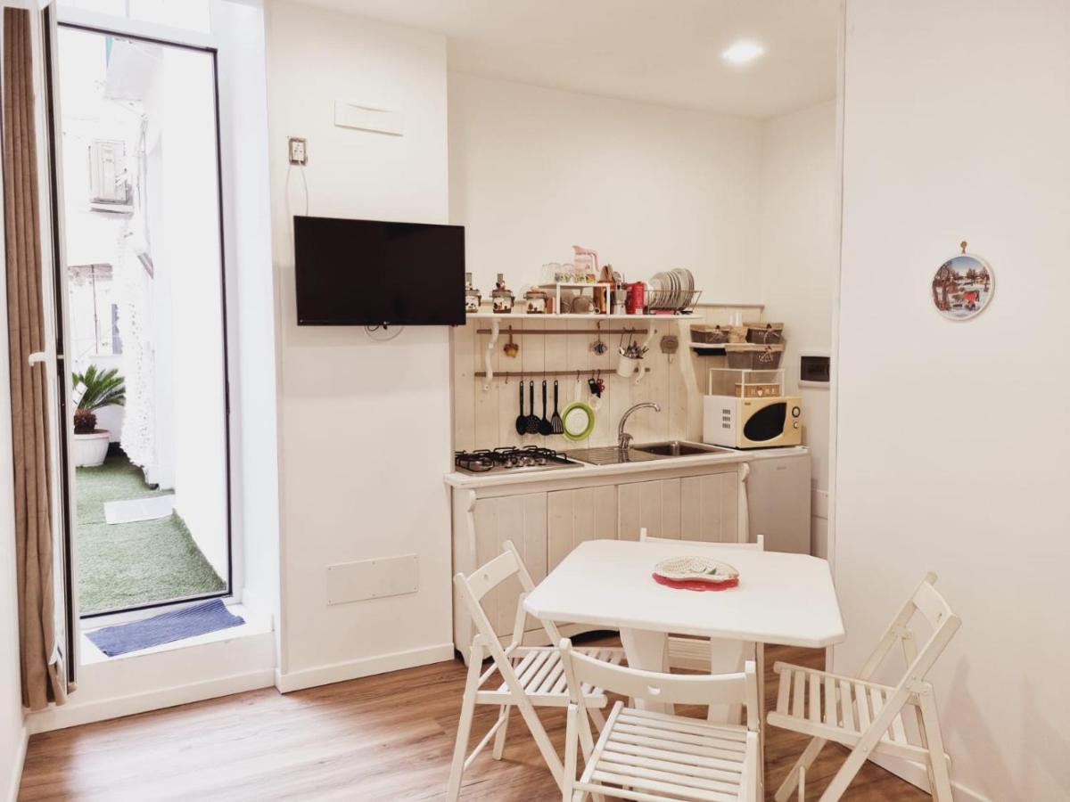 Il Centro Guest House Наполи Екстериор снимка