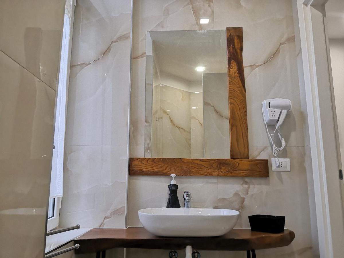 Il Centro Guest House Наполи Стая снимка
