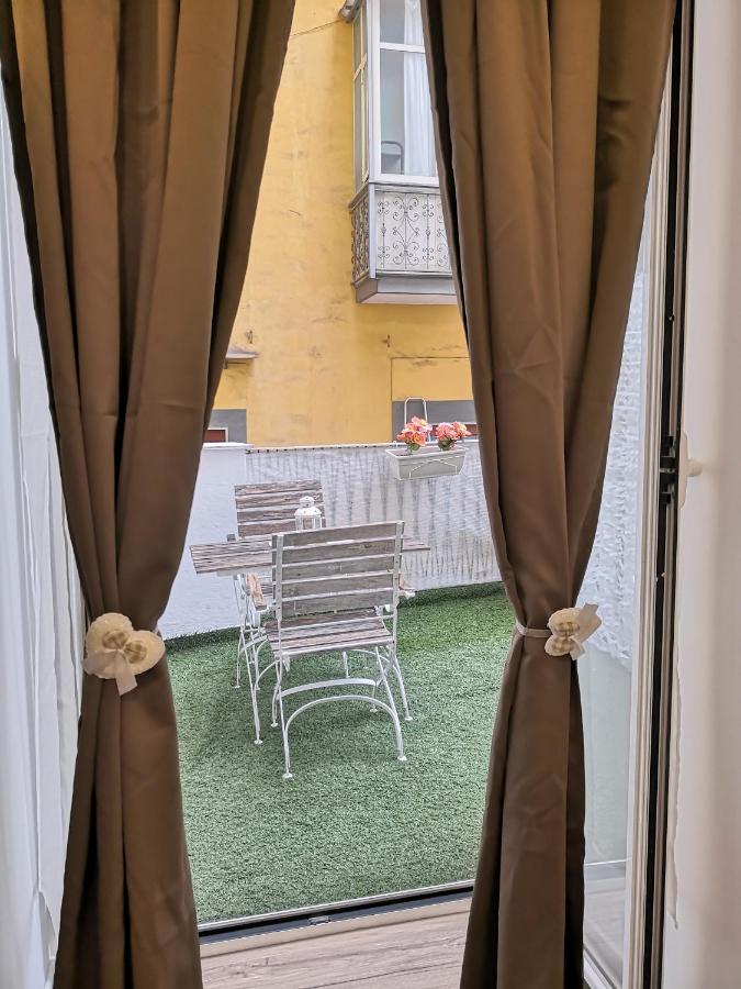 Il Centro Guest House Наполи Екстериор снимка
