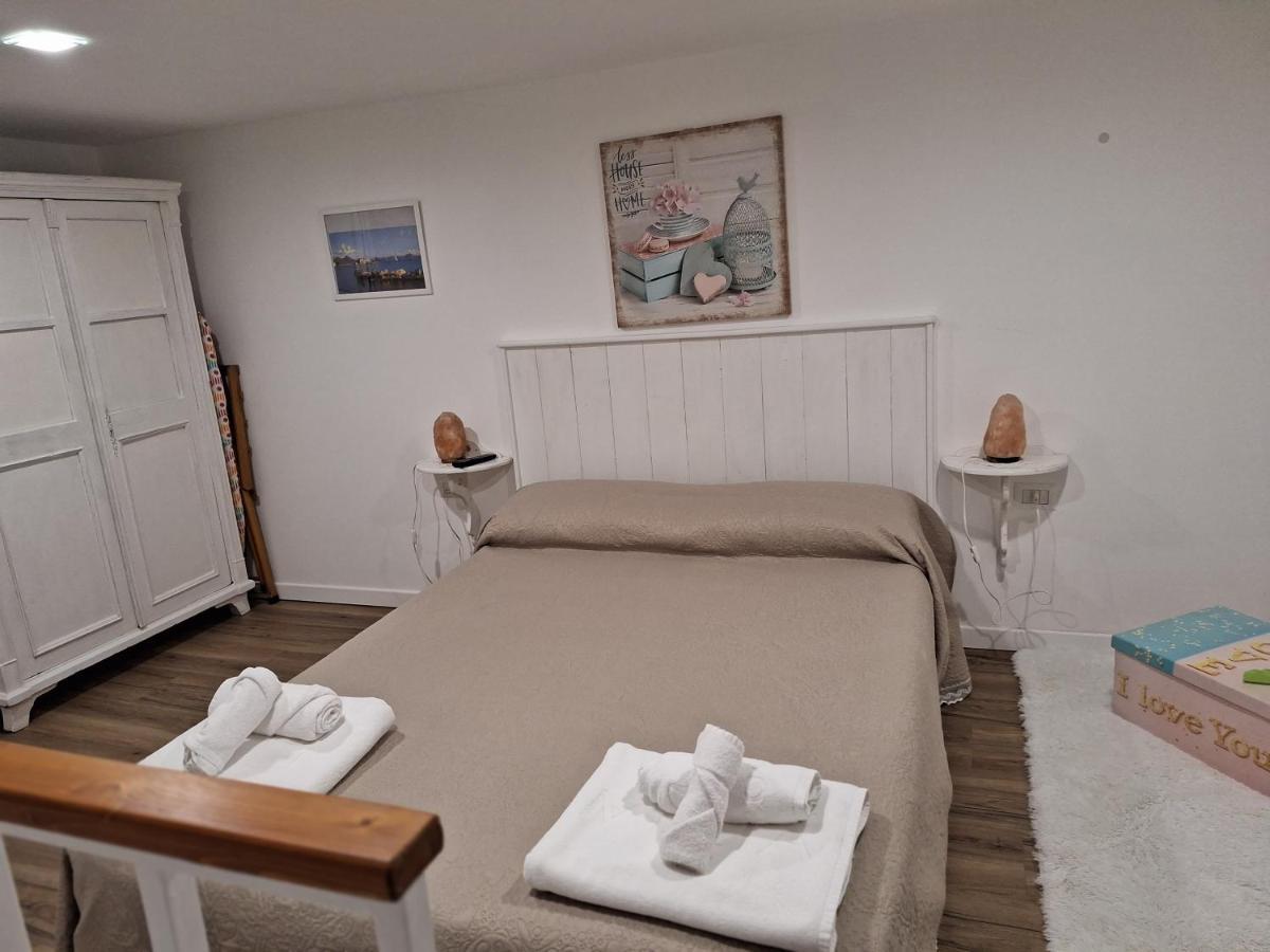 Il Centro Guest House Наполи Екстериор снимка