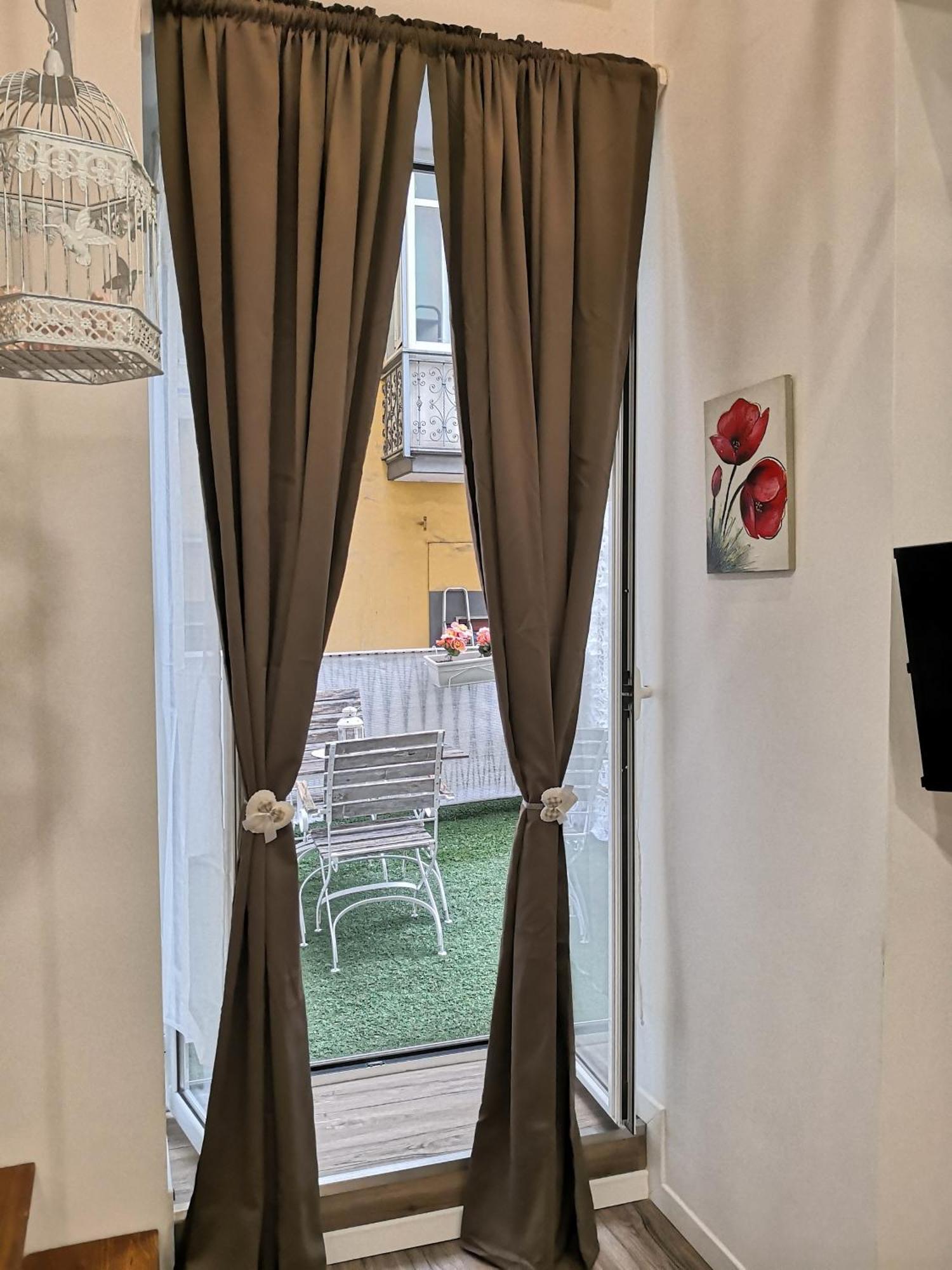 Il Centro Guest House Наполи Стая снимка